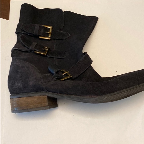 Steve Madden Barely worn suede booties - Picture 5 of 9